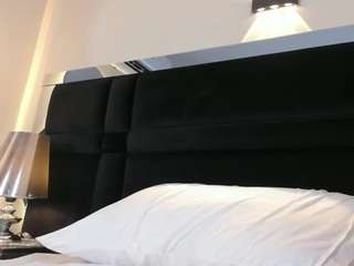 carolinelee live webcam show