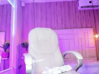 dulcegreem's CamSoda show and profile