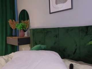 roxanasissman Live Webcam on CamSoda