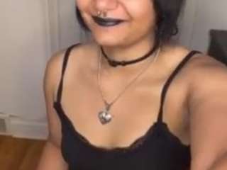 wickedwifex Live Webcam on CamSoda
