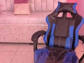 ambar-fox-s's CamSoda show and profile