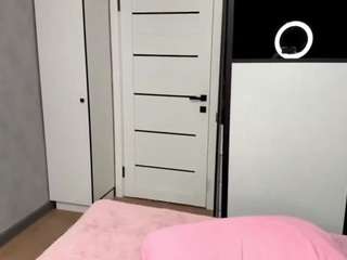 arielgoulden's CamSoda show and profile