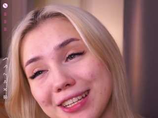 blue-bow's CamSoda show and profile