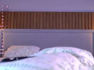 Adeline live webcam show