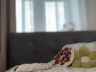 Adeline live webcam show