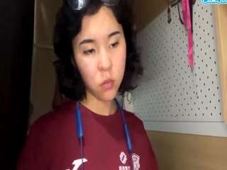 Este modelo está en vivo ahora. genniewaltemeyer