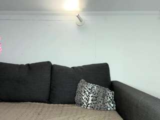 KareyTringham live cam preview