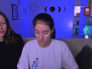 niri-vex's CamSoda show and profile