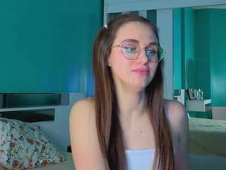 yumiai's CamSoda show and profile