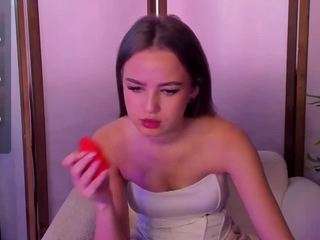 Discover alicecire from CamSoda