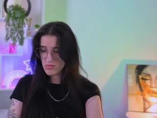 emily-cllar Live Webcam on CamSoda