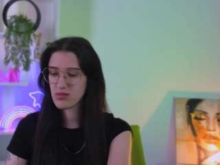 emily-cllar webcam model