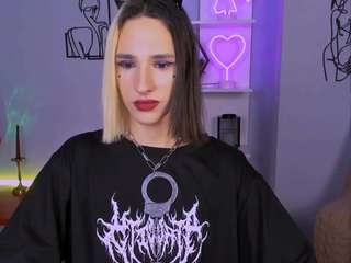 esma-shine Live Webcam on CamSoda