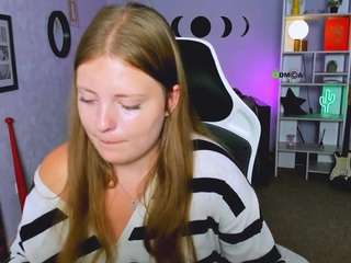 aurora-lily from CamSoda is Freechat