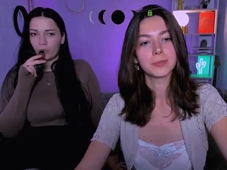 aurora-lily from CamSoda is Freechat