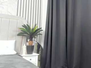 daryar33e's CamSoda show and profile
