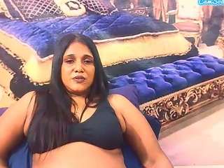 indiansexylady4u's CamSoda show and profile