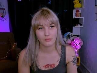 lorel-love Live Webcam on CamSoda