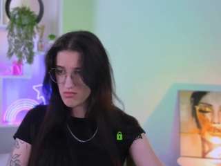mila-glow Live Webcam on CamSoda