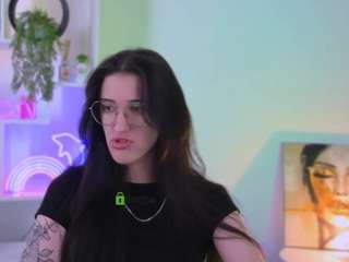 mila-glow Live Webcam on CamSoda