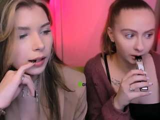 mila-glow Live Webcam on CamSoda