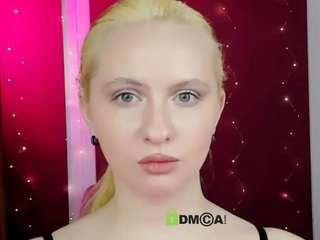 mila-glow Live Webcam on CamSoda