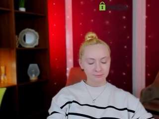 mila-glow webcam model