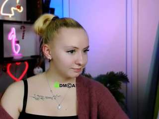 mila-glow webcam model