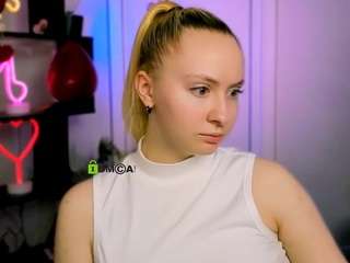 mila-glow's CamSoda show and profile