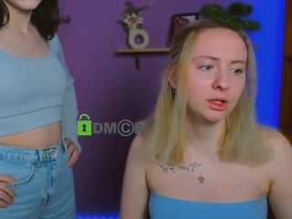 mila-glow Live Webcam on CamSoda