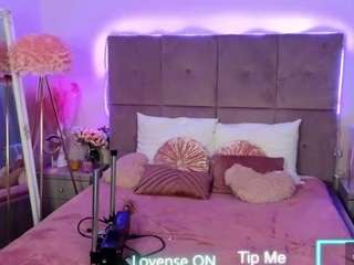 NicoleBond