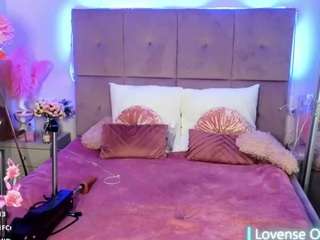 Live Sex Chat with NicoleBond (@nicolebond)