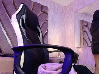 le modèle red-pandaa est en webcam porno dans un show sur le site camsoda, il possède les tags suivants: blowjob,brown eyes,cowgirl,deepthroat,dildo or vibrator,doggy style,drinking,normal,red hair,tattoos,teen 18,twerk,young adult,big tits,hd,squirt