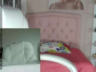 zoe-cortez Live Webcam on CamSoda