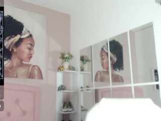 zoe-cortez webcam model