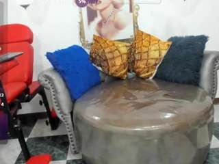 esmeralda-milf webcam