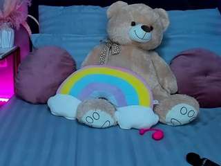 curvy-dynamite's CamSoda show and profile