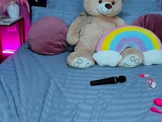  curvy-dynamite chat room