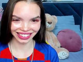 curvy-dynamite webcam