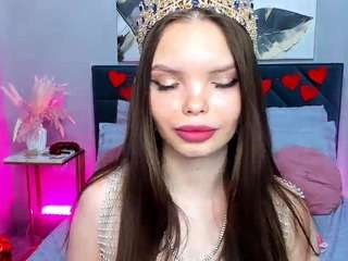 curvy-dynamite Live Webcam on CamSoda