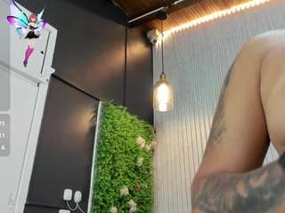 isasquirt's CamSoda show and profile