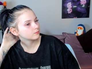  leilashynest chat room