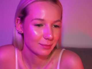 ranylovethompson's CamSoda show and profile