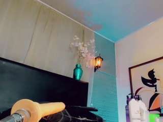 chanell-sexyass Live Webcam on CamSoda