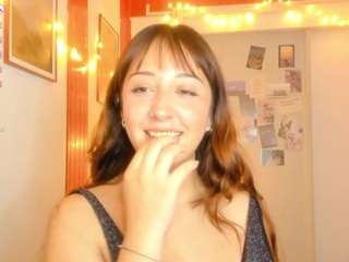 heytati's CamSoda show and profile