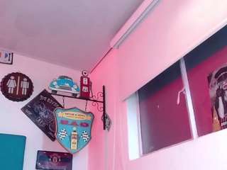 lili-and-breazer webcam model