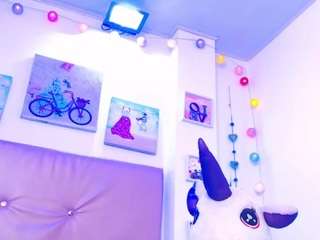 Lili-and-breazer — LIVE on Camsoda