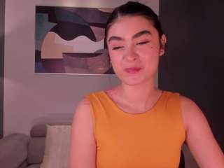 lucyweiss's CamSoda show and profile