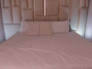 lucyweiss webcam model