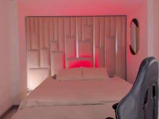 mayamoretti live webcam show